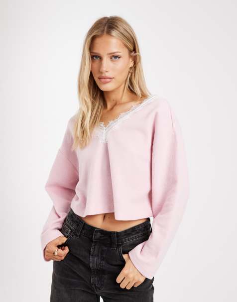 Miss Selfridge – Różowy prążkowany top ze szczotkowanego materiału z dekoltem w kształcie litery V i koronką - view 1