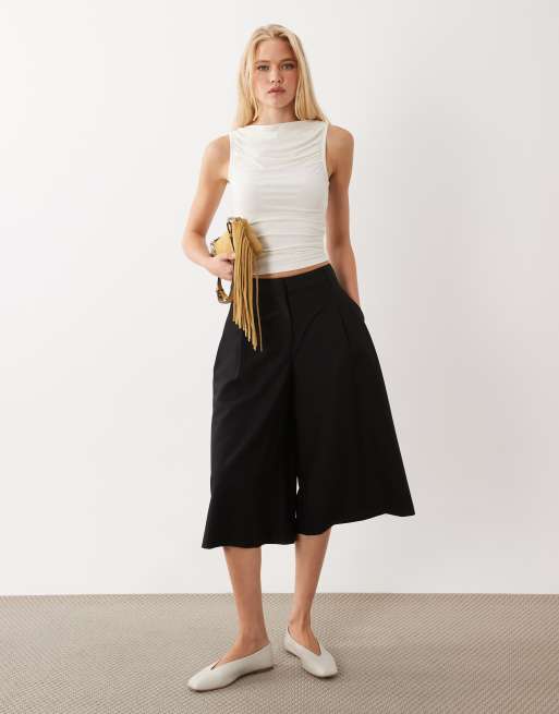 Miss Selfridge ruched front slash neck top in cream, 3 of 4