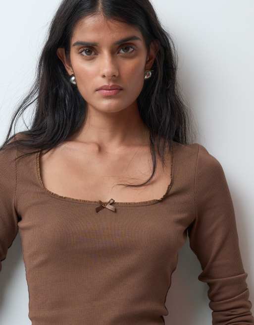Miss Selfridge ruffle edge square neck top in chocolate, 3 of 5