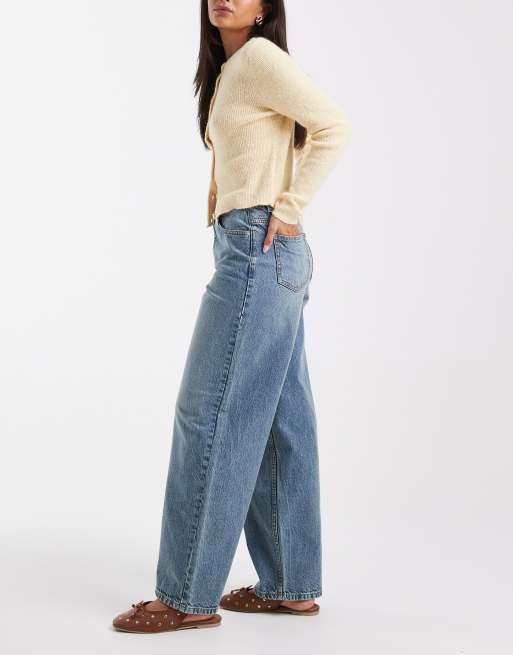 Miss Selfridge - Ruimvallende jeans in 'dirty' wassing, 2 van 5