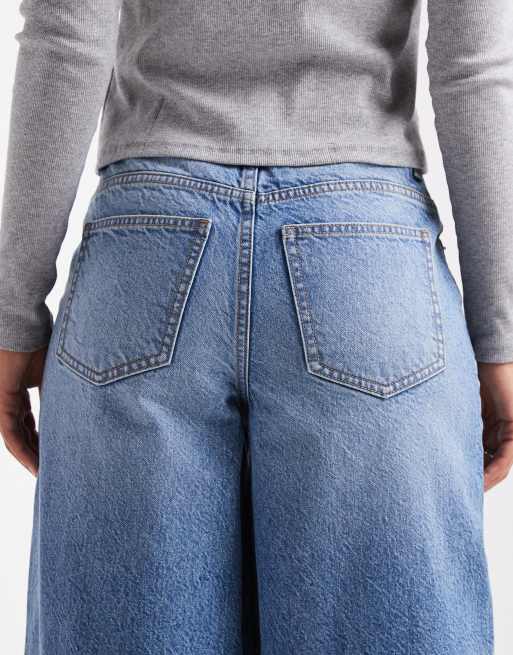 Miss Selfridge - Ruimvallende jeans in middenblauwe wassing, 4 van 5