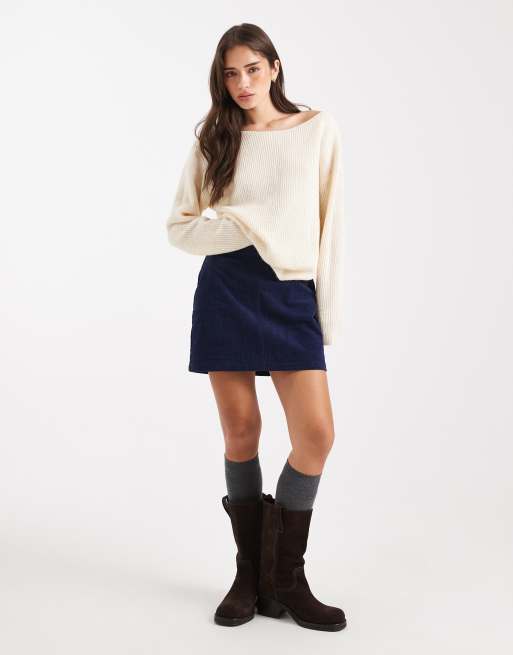 Miss Selfridge - Ruimvallende trui met blote schouder in crème, 2 van 4