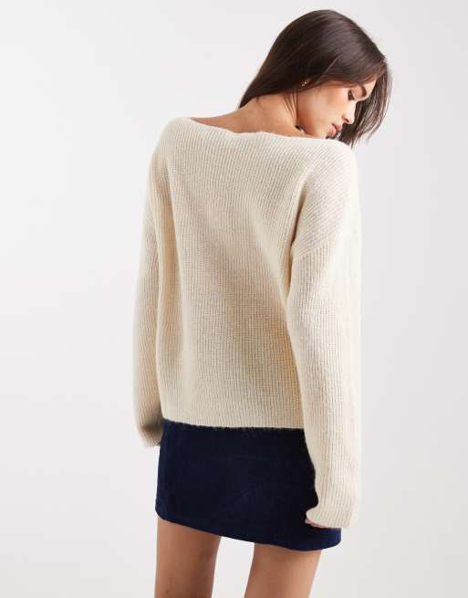 Miss Selfridge - Ruimvallende trui met blote schouder in crème, 3 van 4