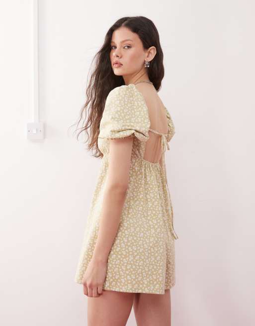 Miss Selfridge - Rynket playsuit med pufærmer og lyst print, 3 af 4