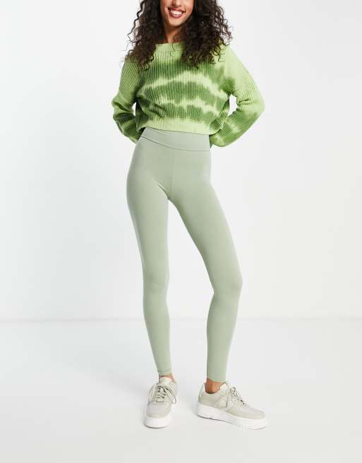 https://images.asos-media.com/products/miss-selfridge-sage-green-cotton-leggings-mgreen/200592844-1-sagegreen?$n_640w$&wid=513&fit=constrain