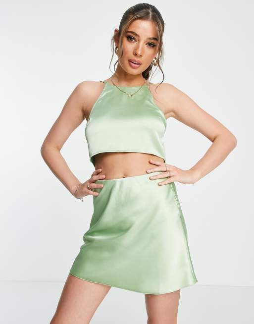 Miss Selfridge - Salviegrøn flagrende mininederdel i satin