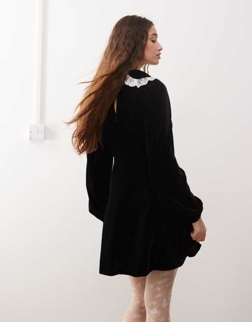Miss Selfridge – Samt-Minikleid in Schwarz mit Kragen, 4 von 4