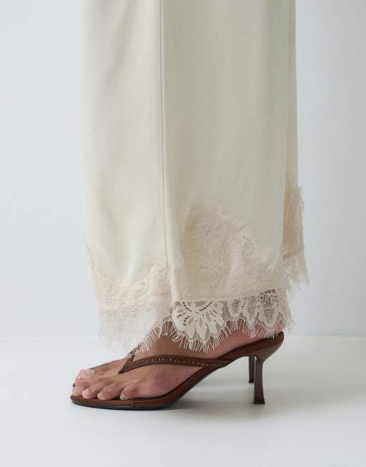 Miss Selfridge satijnen culottebroek met kanten zoom, 5 van 5