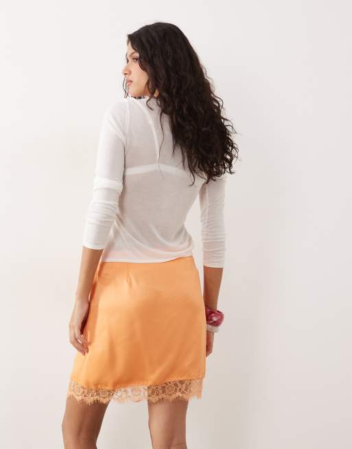 Miss Selfridge - Satijnen minirok met kanten rand in koraalroze, 5 van 5