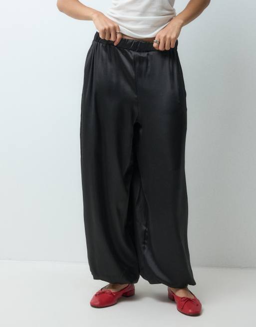 Miss Selfridge satin balloon trouser in black, 3 of 5