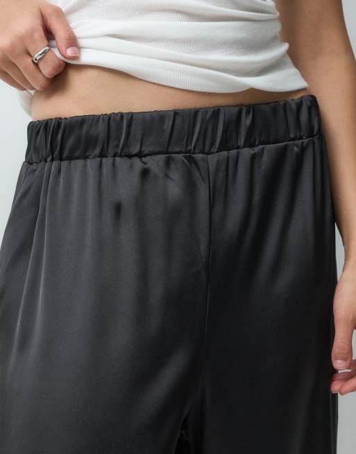 Miss Selfridge satin balloon trouser in black, 4 of 5