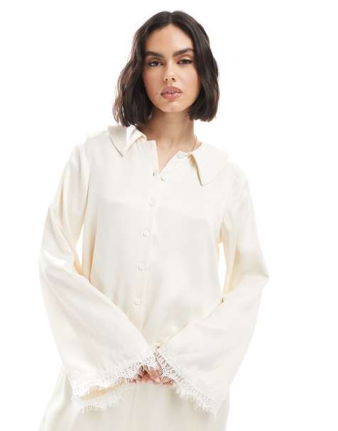 Miss Selfridge – Satin-Bluse in Ecru mit Kragen, Kombiteil - view 1