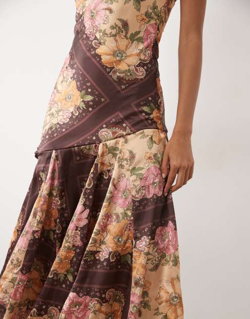 Miss Selfridge Satin-Midikleid mit Perlenbesatz und Blumenmuster, 3 von 4