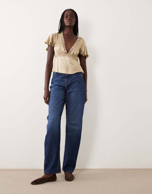 Miss Selfridge Satin-Top mit Spitzenbesatz und Fledermausärmeln in Cremeweiß, 2 von 4