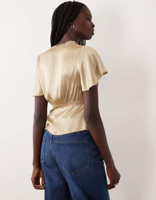 Miss Selfridge Satin-Top mit Spitzenbesatz und Fledermausärmeln in Cremeweiß, 4 von 4
