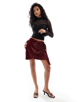 satin wrap skirt in burgundy-Red