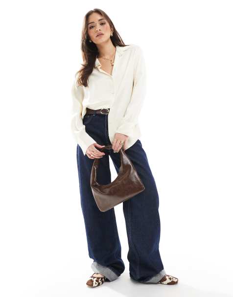 Miss Selfridge – Satinhemd in Buttercremeweiß mit Oversize-Schnitt und Knopfleiste - view 1