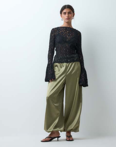 Miss Selfridge – Satynowe spodnie z balonowymi nogawkami w kolorze khaki - view 1