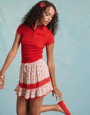 scallop collar polo top in red-No color