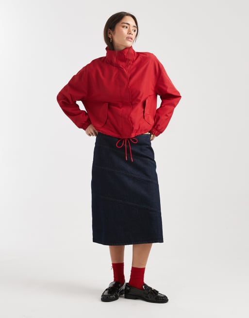 Miss Selfridge scallop detail funnel neck windbreaker jacket in red, 2 of 4