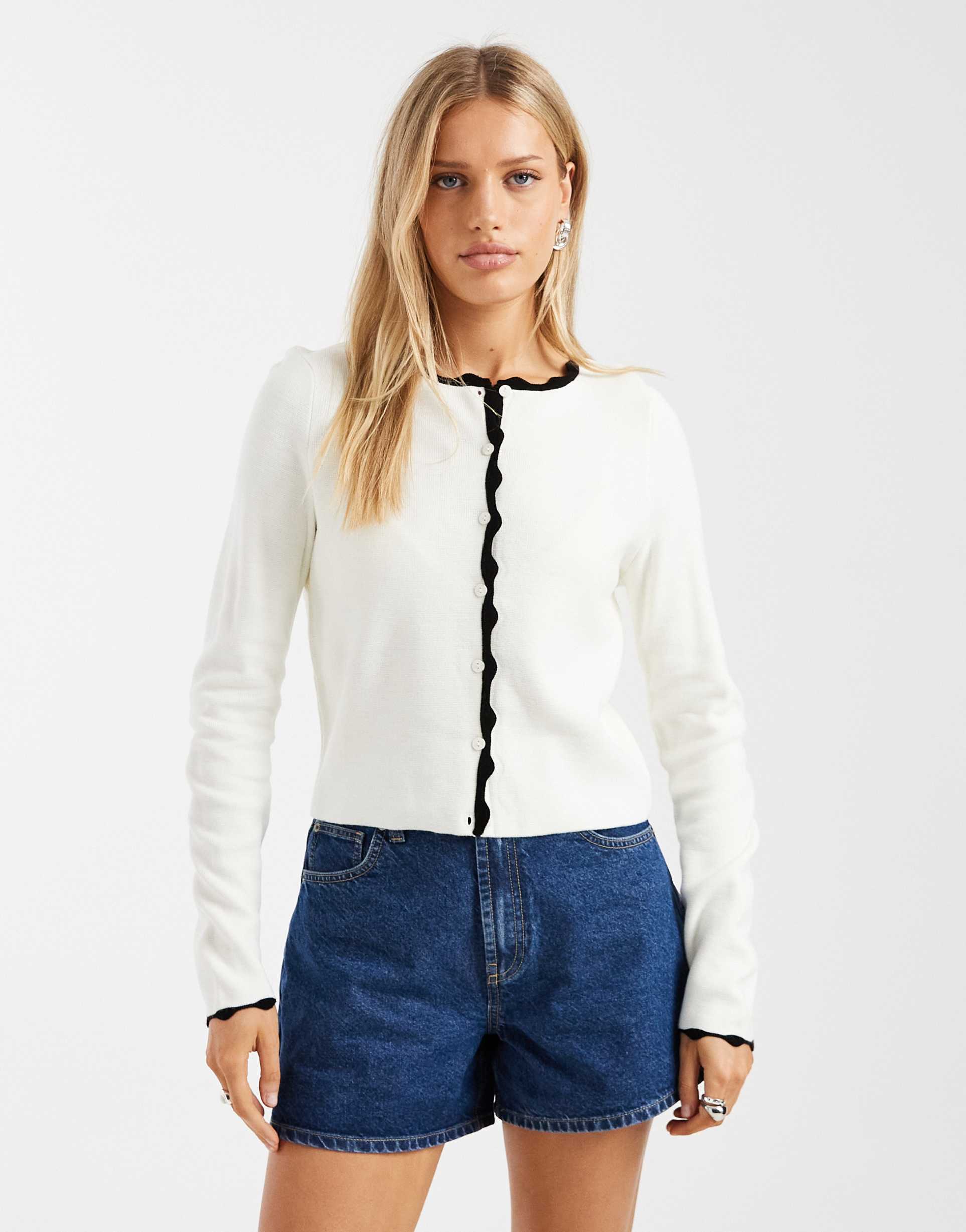 miss selfridge scalloped edge cardigan in cream with black tipping