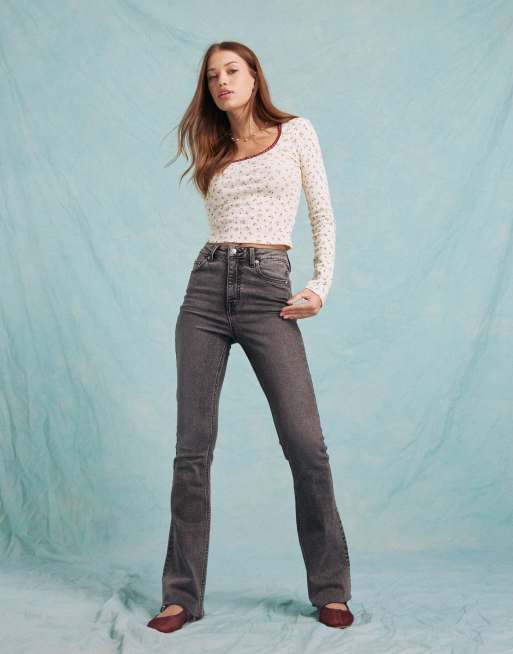 Miss Selfridge – Schlagjeans in verwaschenem Hellschwarz mit Herztaschen, 5 von 5