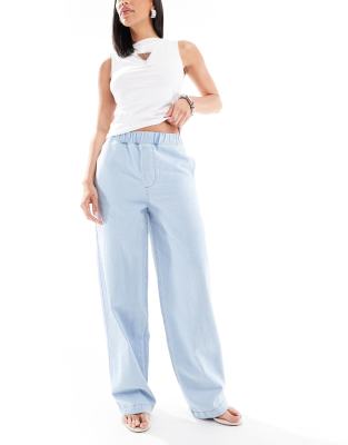 Miss Selfridge - Schlupf-Jeans in Bleach-Waschung mit elastischem Bund und geradem Schnitt-Keine Farbe