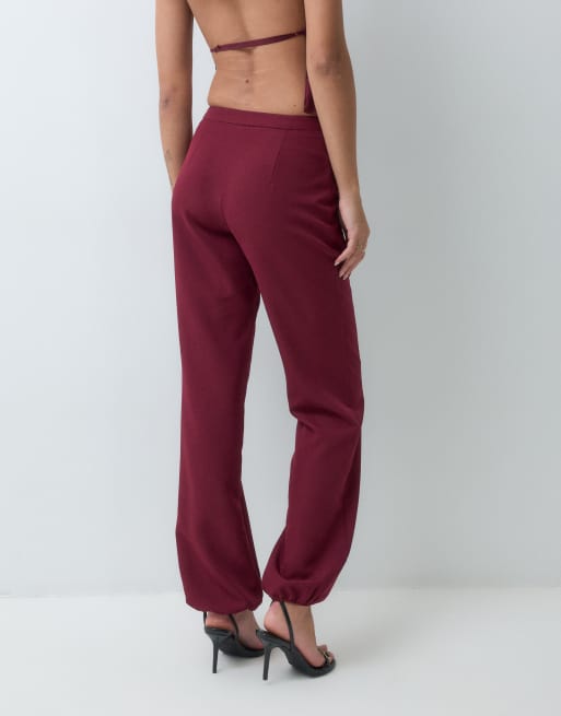 Miss Selfridge schmal geschnittene Ballonhose mit Bügelfalten als Kombiteil in Beere, 4 von 5