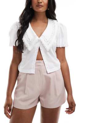 Miss Selfridge - Schmal geschnittene Shorts in Zartrosa mit hoher Taille, Kombiteil