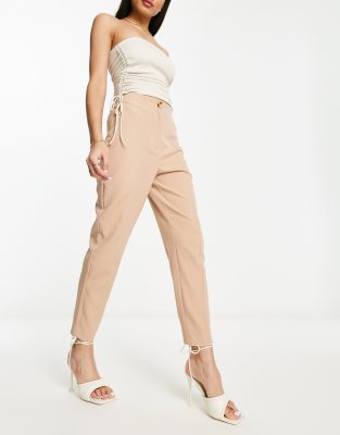 Miss Selfridge - Schmal zulaufende Hose in Steinbeige mit hohem Bund-Neutral