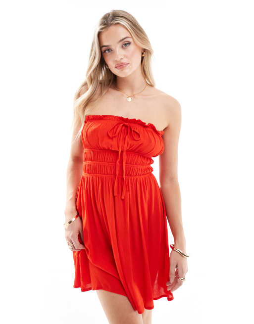 Miss Selfridge – Schulterfreies Mini-Sommerkleid in Rot aus grob gewebtem Stoff