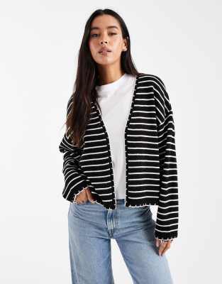 Miss Selfridge - Schwarz-weiß gestreifte Strickjacke mit Languettenstich