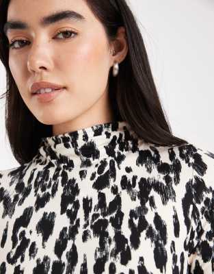 Miss Selfridge Sculpted Grown On Neck Bodysuit In White