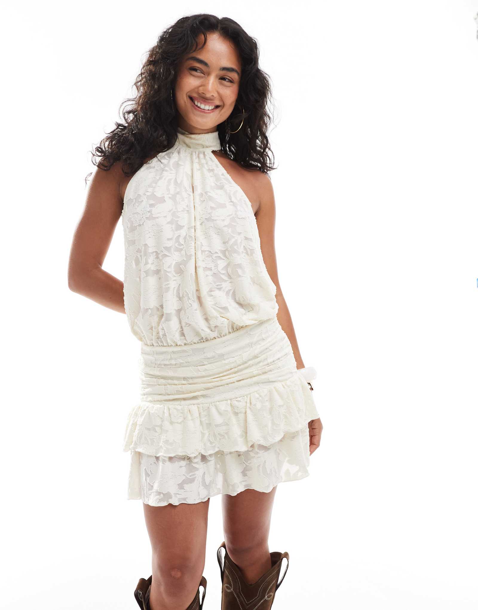 Летнее мини-платье Miss Selfridge из полупрозрачного кружева и жаккарда с вырезом лодочкой и открытой спиной цвета слоновой кости