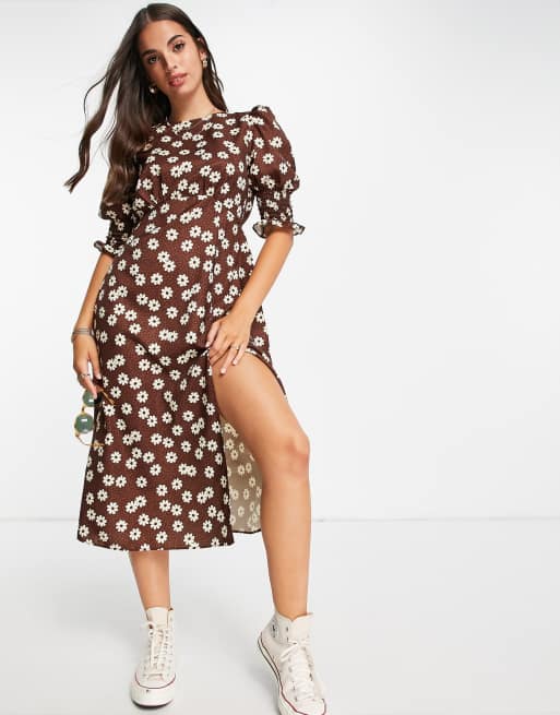 Miss Selfridge shirred sleeve midi dress in chocolate daisy print | ASOS