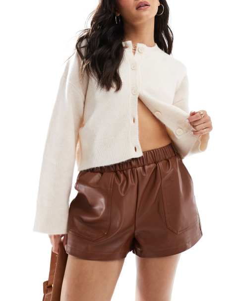 Miss Selfridge - Short à enfiler en similicuir - Fauve - view 1