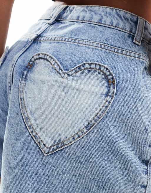 Miss Selfridge - Short en jean avec poches en forme de cœur - Bleu moyen délavé, 4 de 5