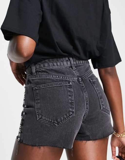 Miss Selfridge - Shorts i forvasket sort denim med nitter, 2 af 4