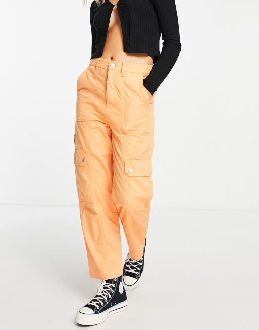 Trousers with pockets on the clearance side