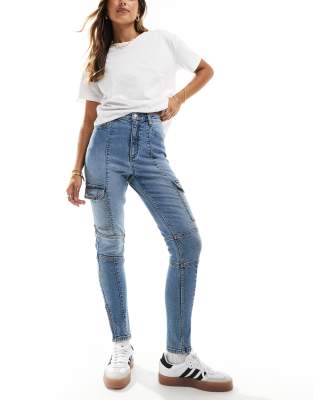 Miss Selfridge - Skinny-Cargojeans in mittelblauer Waschung