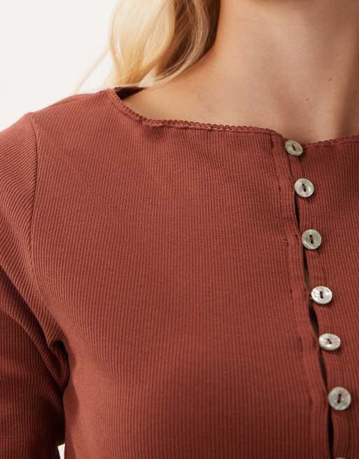 Miss Selfridge slash neck button through top with 3/4 sleeve in rust, 3 of 4