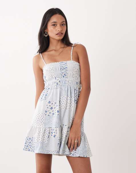 Miss Selfridge – Smockad miniklänning med smala axelband och lapptäcksmönster - view 1