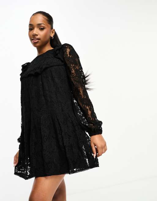 Miss Selfridge - Smockjurk van kant met ruches in zwart