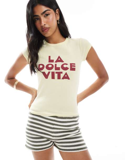Miss Selfridge – Smörgul, liten t-shirt med La Dolce Vita-tryck - view 1