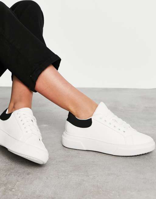 Miss Selfridge - Sneakers i hvid med sort fane