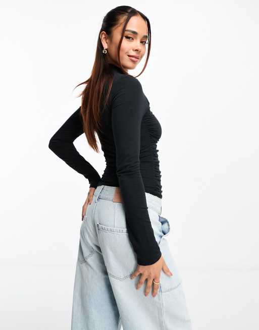 Miss Selfridge - Sort langærmet top med udskæring og rynket front, 2 af 4