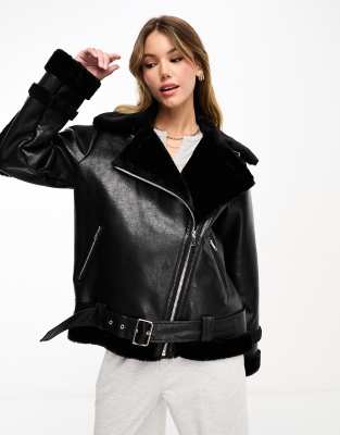 Miss Selfridge - Sort longline-aviator-jakke i imiteret læder med slidt finish og for i imiteret lammeskind