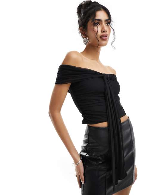 Miss Selfridge - Sort og rynket offshoulder-top