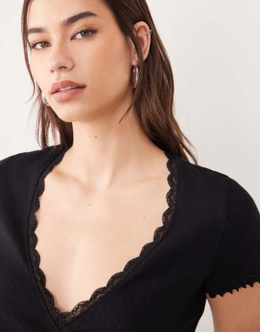 Miss Selfridge - Sort slå-om-overdel i pointelle-stof med bølgekant, 3 af 4