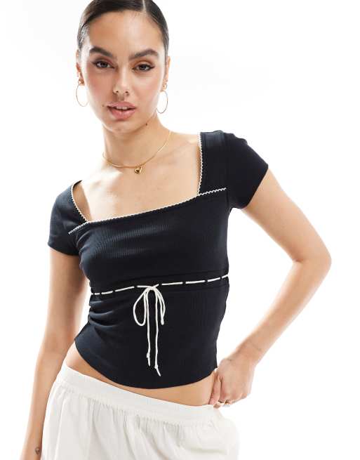 Miss Selfridge - Sort top med picot-kant, firkantet hals og kontrast-bindebånd